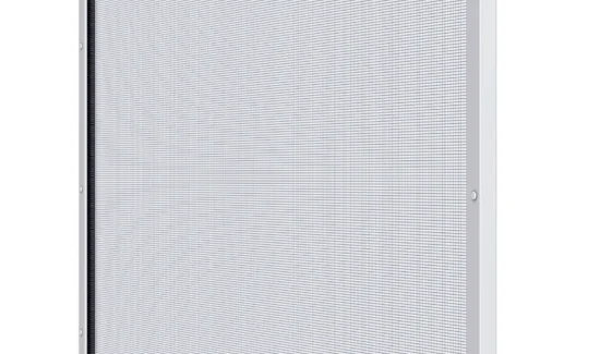Moderner Insektenschutzrollo in weißer Farbe